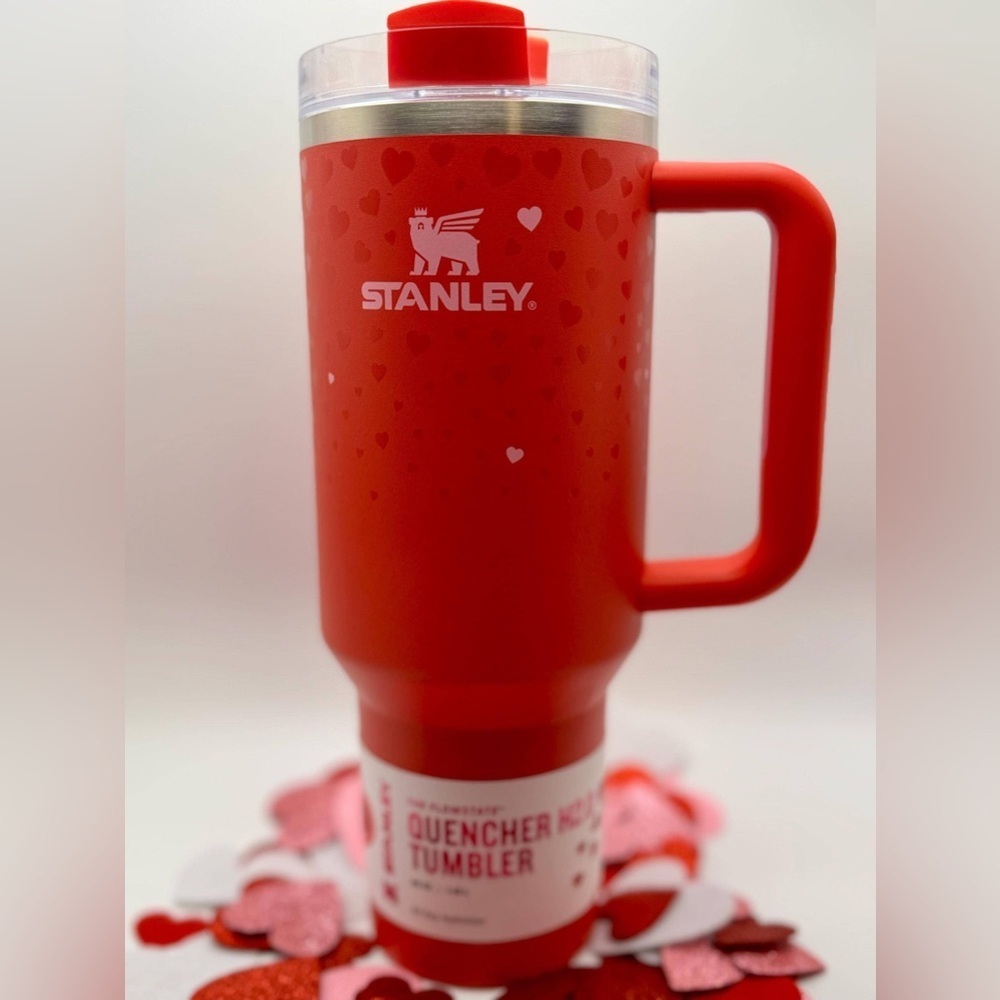 NWT new Stanley target valentines Heart Pattern Red Tumbler quencher 40 oz red